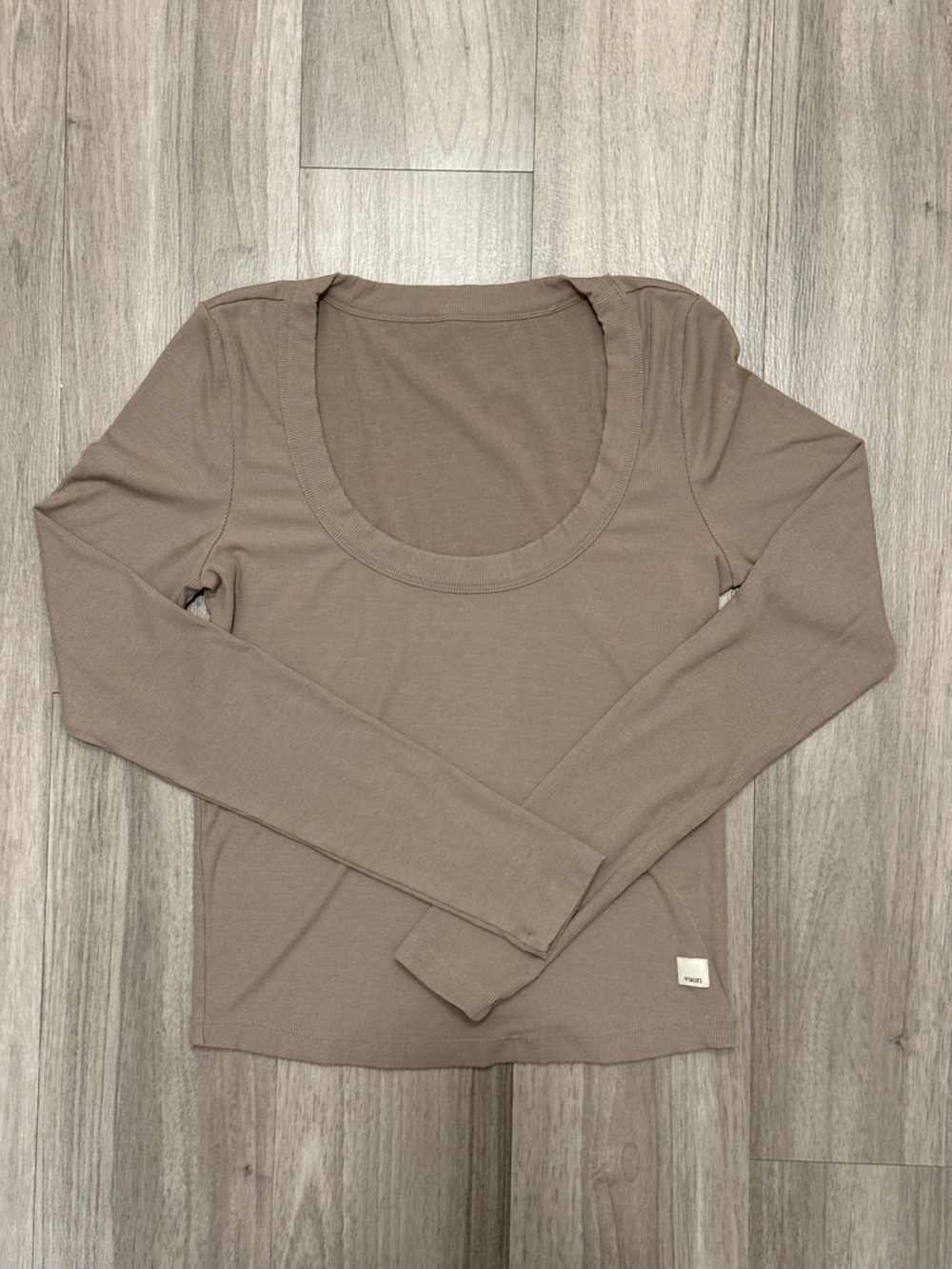 Vuori Long Sleeve Pose Scoop Tee / XS